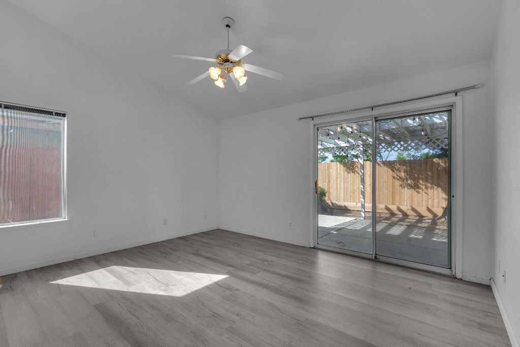 Image 13 of property listing at 2671 Fremont Avenue, Clovis, CA 93611