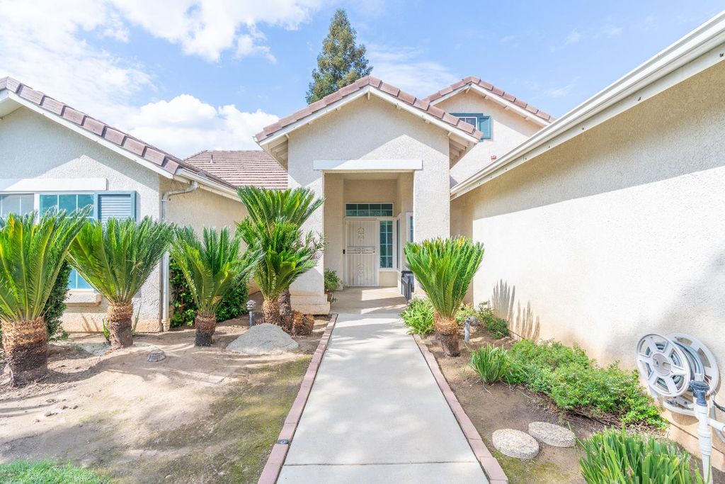 Image 3 of property listing at 2671 Fremont Avenue, Clovis, CA 93611