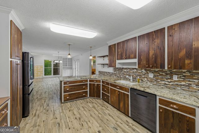 2218 J Warren Road, Cornelia, GA 30531