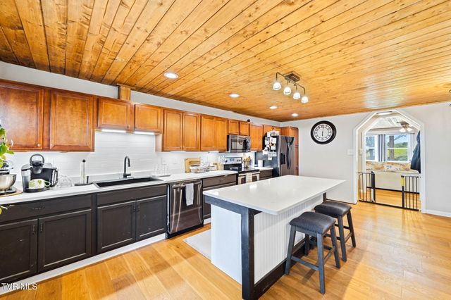 435 Oak Grove Road, Gray, TN 37615