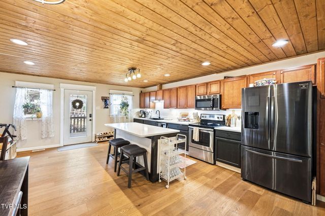 435 Oak Grove Road, Gray, TN 37615