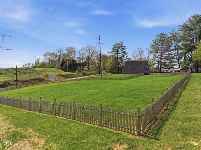 435 Oak Grove Road, Gray, TN 37615