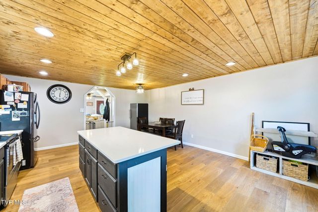 435 Oak Grove Road, Gray, TN 37615