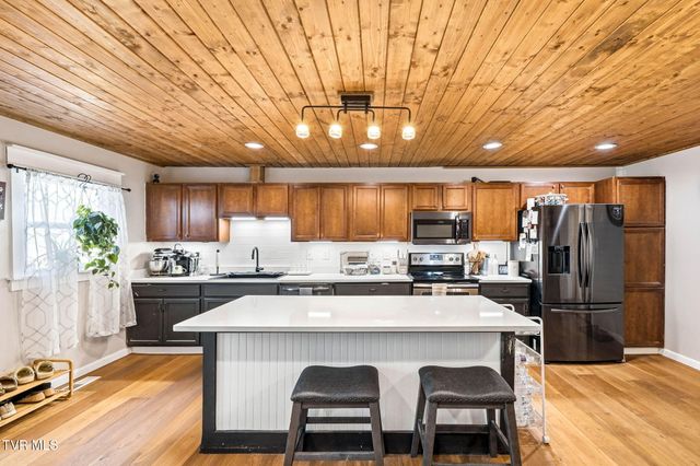 435 Oak Grove Road, Gray, TN 37615