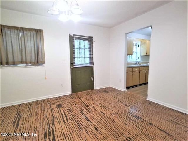 9073 2ND Avenue, Jacksonville, FL 32208