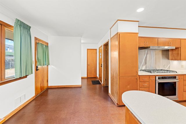 1818 Highland Ave, Salina, KS 67401