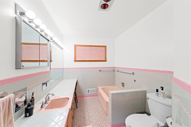 1818 Highland Ave, Salina, KS 67401