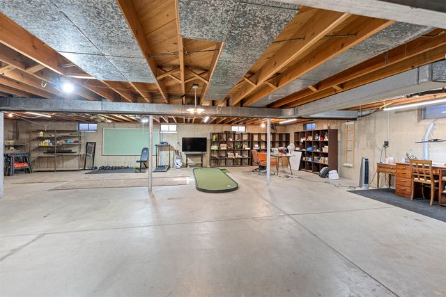 1818 Highland Ave, Salina, KS 67401