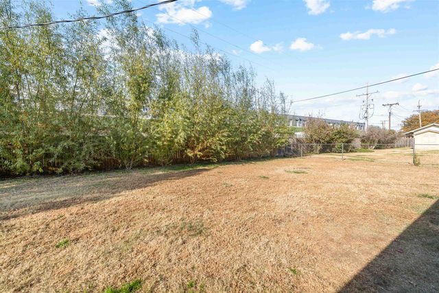 1818 Highland Ave, Salina, KS 67401