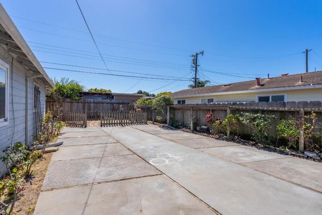 208 Angelus Drive, Salinas, CA 93906