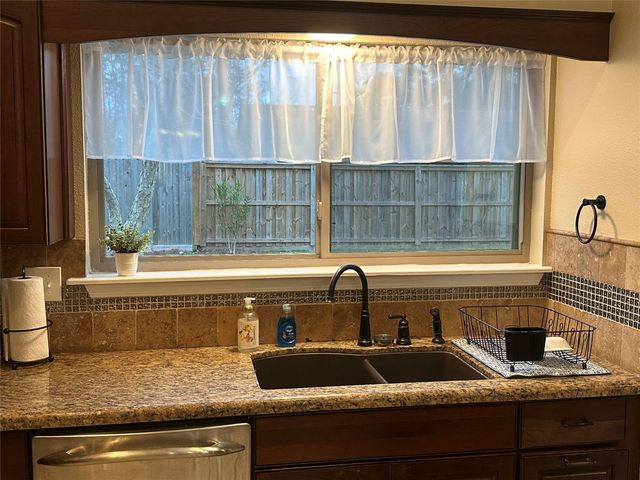 1116 N Heron Drive, Seabrook, TX 77586