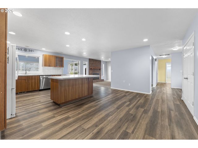 1275 Ne COUNTRY CLUB Ave, Gresham, OR 97030