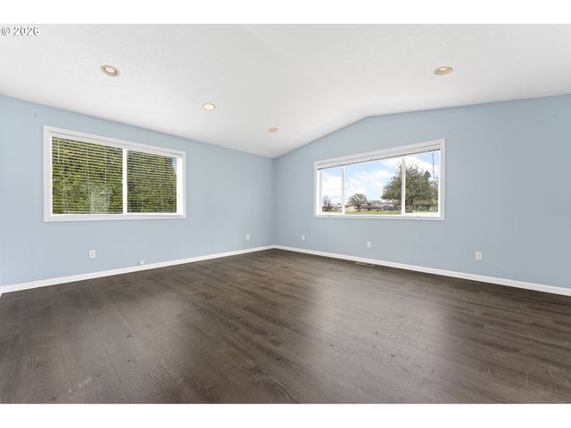 1275 Ne COUNTRY CLUB Ave, Gresham, OR 97030