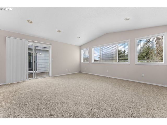 1275 Ne COUNTRY CLUB Ave, Gresham, OR 97030