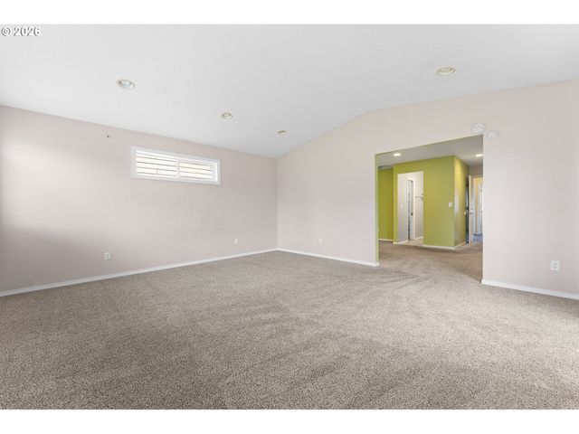 1275 Ne COUNTRY CLUB Ave, Gresham, OR 97030