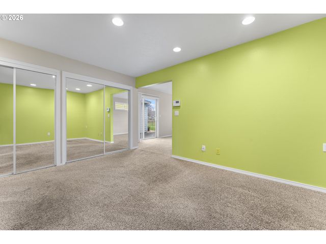 1275 Ne COUNTRY CLUB Ave, Gresham, OR 97030