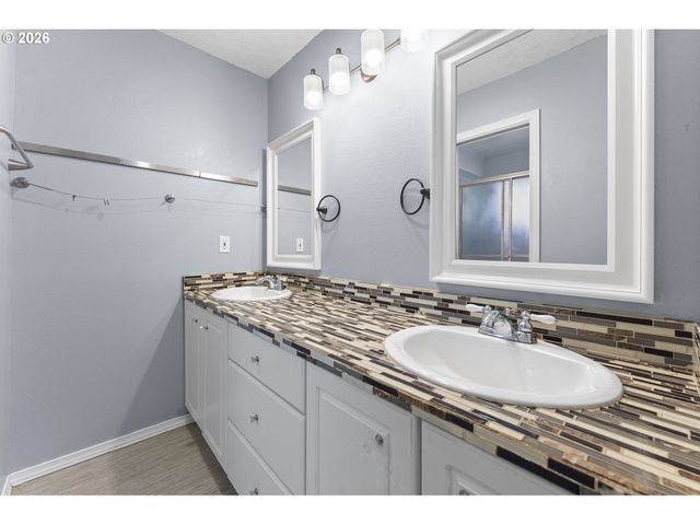 1275 Ne COUNTRY CLUB Ave, Gresham, OR 97030