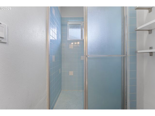 1275 Ne COUNTRY CLUB Ave, Gresham, OR 97030