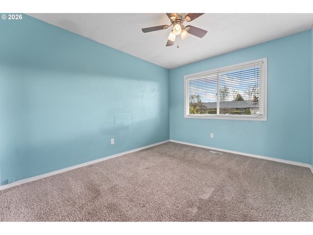 1275 Ne COUNTRY CLUB Ave, Gresham, OR 97030