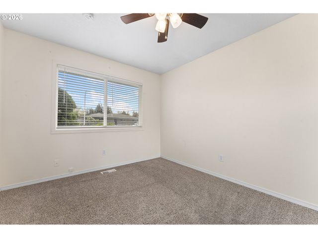 1275 Ne COUNTRY CLUB Ave, Gresham, OR 97030