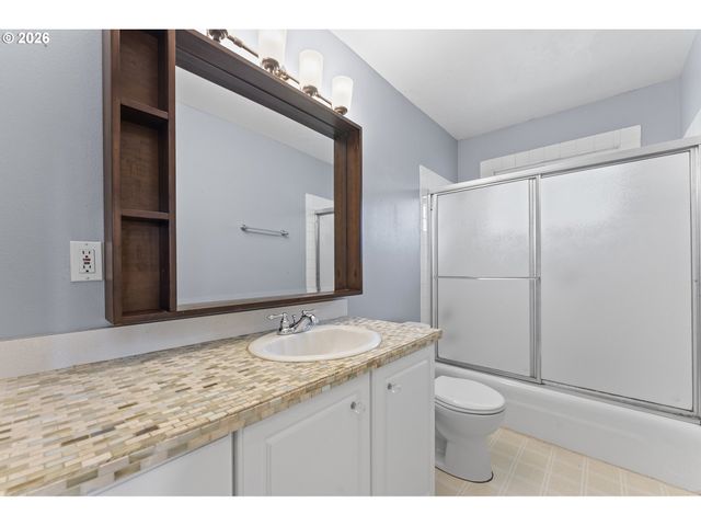 1275 Ne COUNTRY CLUB Ave, Gresham, OR 97030