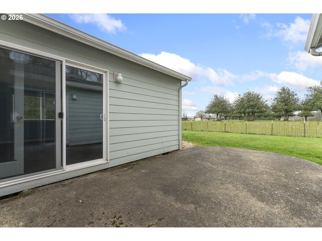 1275 Ne COUNTRY CLUB Ave, Gresham, OR 97030