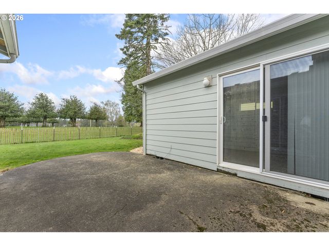 1275 Ne COUNTRY CLUB Ave, Gresham, OR 97030