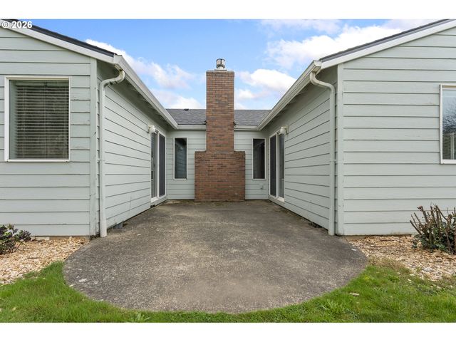 1275 Ne COUNTRY CLUB Ave, Gresham, OR 97030