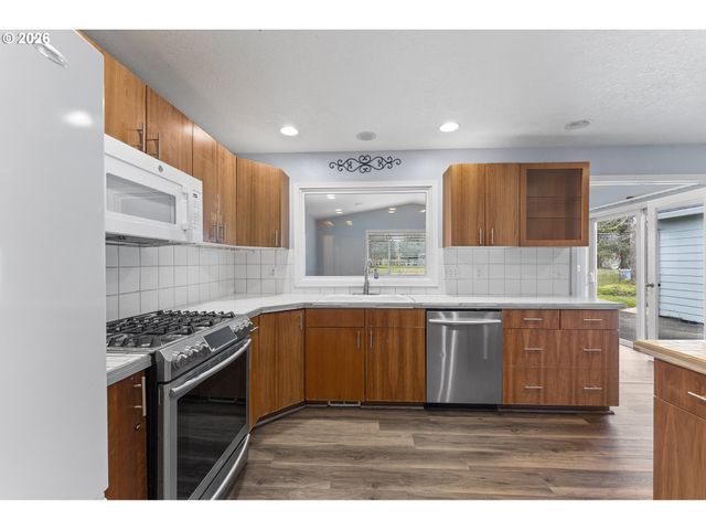 1275 Ne COUNTRY CLUB Ave, Gresham, OR 97030