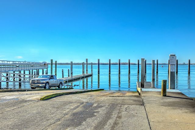 386 5th Avenue, Mount Pleasant, SC 29464