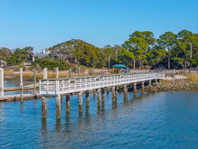 386 5th Avenue, Mount Pleasant, SC 29464