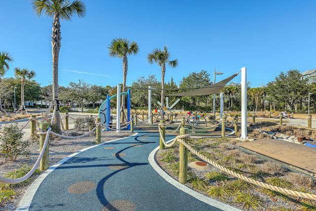 386 5th Avenue, Mount Pleasant, SC 29464