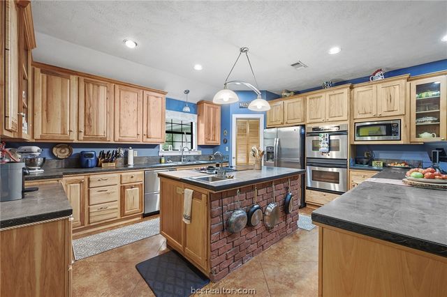 1209 Deer Crossing Court, Bryan, TX 77807