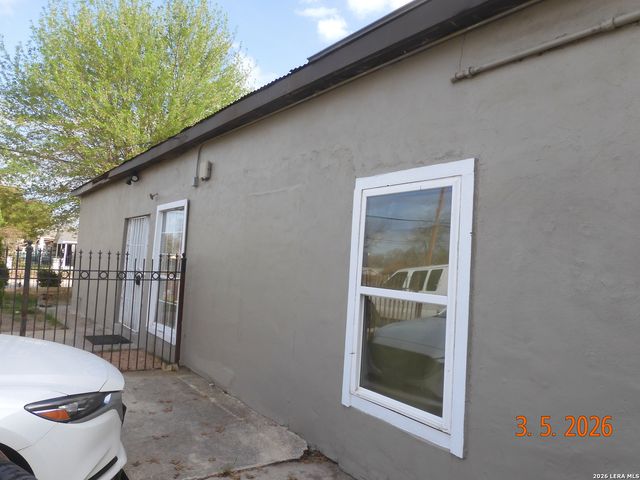 501 SW 34th, San Antonio, TX 78237