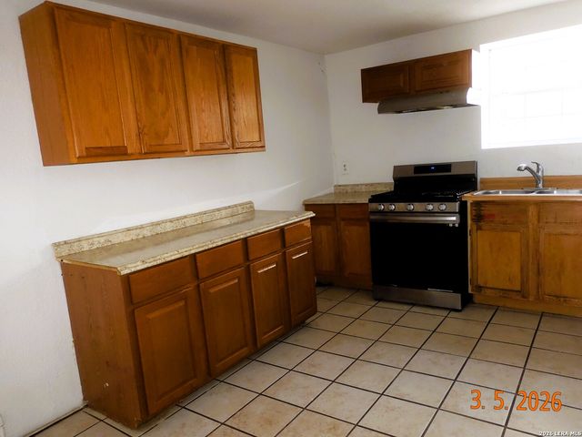 501 SW 34th, San Antonio, TX 78237