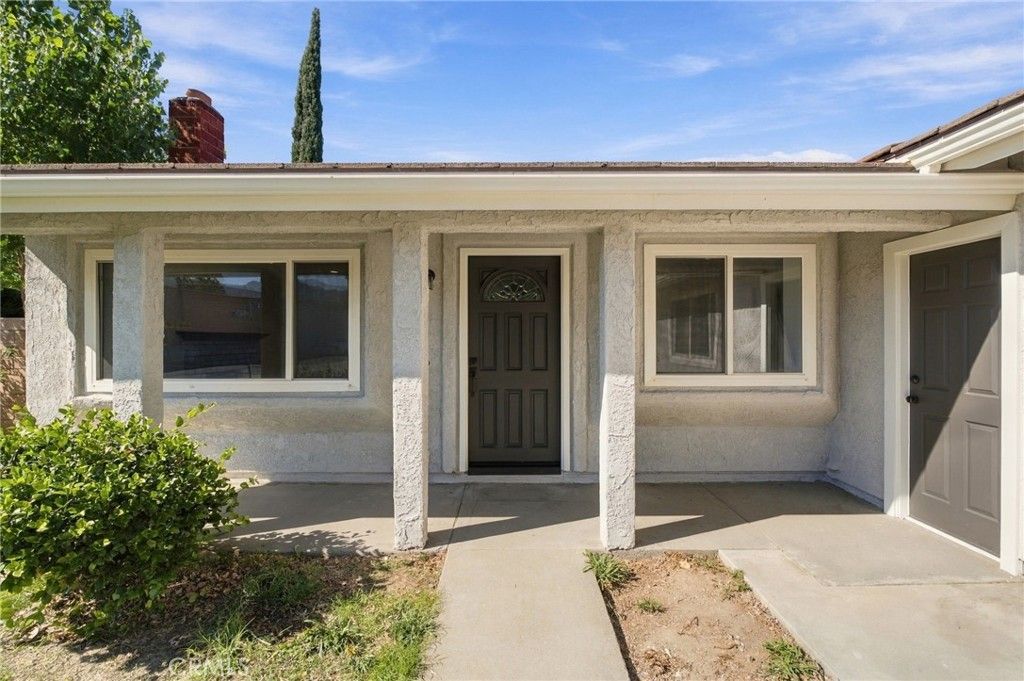 24361 Wabuska, Newhall, CA 91321 — photo 3