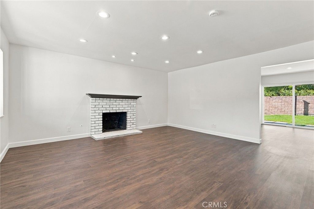 24361 Wabuska, Newhall, CA 91321 — photo 5