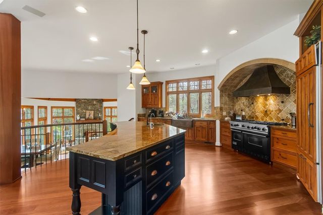 134 Teaberry Lane, Sunset, SC 29685