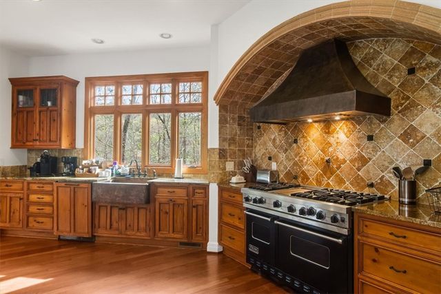 134 Teaberry Lane, Sunset, SC 29685