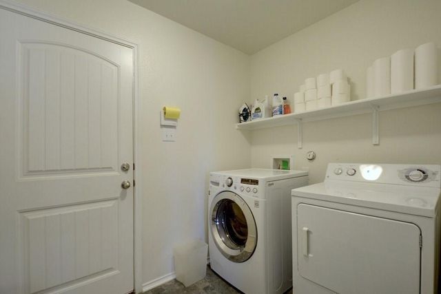 900 Oatmeal DR, Pflugerville, TX 78660