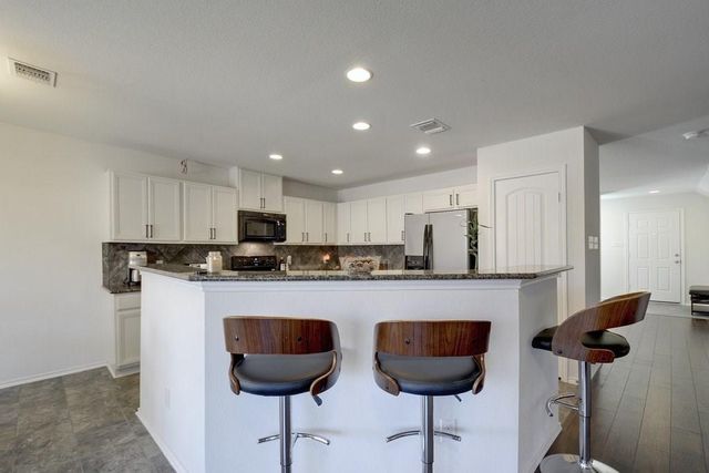 900 Oatmeal DR, Pflugerville, TX 78660