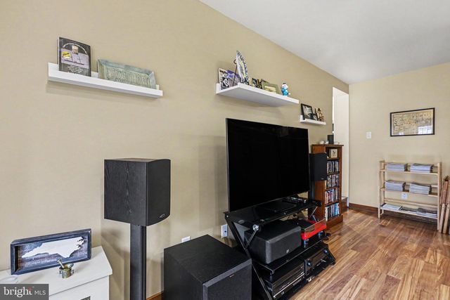 1707 LINCOLN DR, Camp Hill, PA 17011
