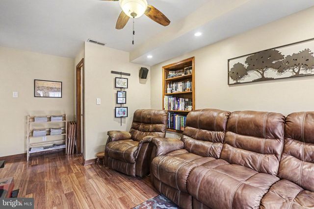 1707 LINCOLN DR, Camp Hill, PA 17011