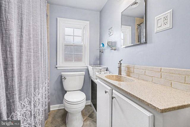 1707 LINCOLN DR, Camp Hill, PA 17011