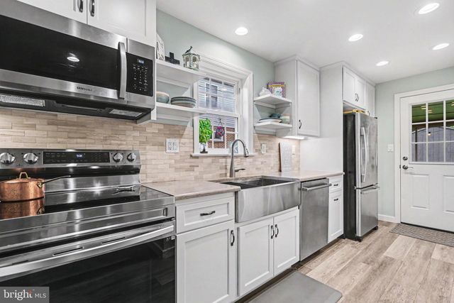 1707 LINCOLN DR, Camp Hill, PA 17011
