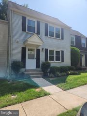 9039 PINEY GROVE DR, Fairfax, VA 22031