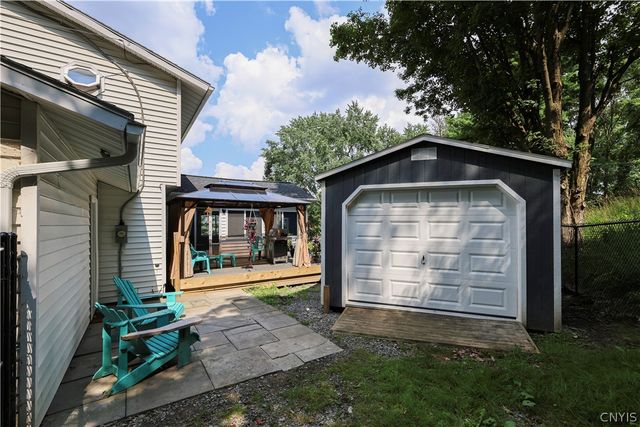 103 Oakridge Circle, Geddes, NY 13209
