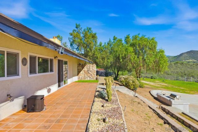 32337 Calle Codorniz, Valley Center, CA 92082