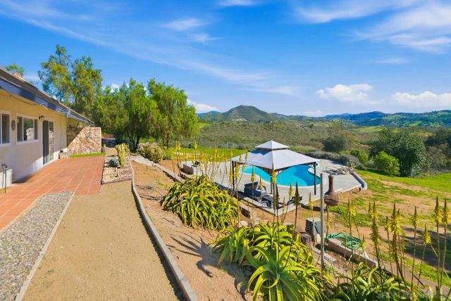 32337 Calle Codorniz, Valley Center, CA 92082