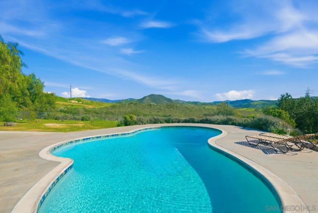 32337 Calle Codorniz, Valley Center, CA 92082